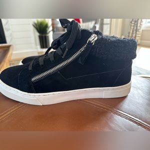 Brand New Steve Madden Kameo lined sneaker. Size 9.5